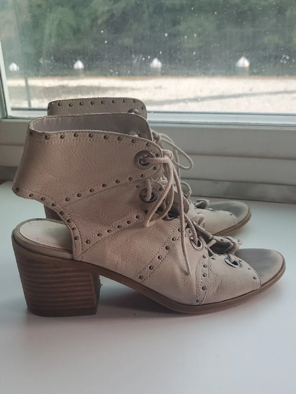 Lace-Up Open-Toe Block Heel Sandals in Light Beige